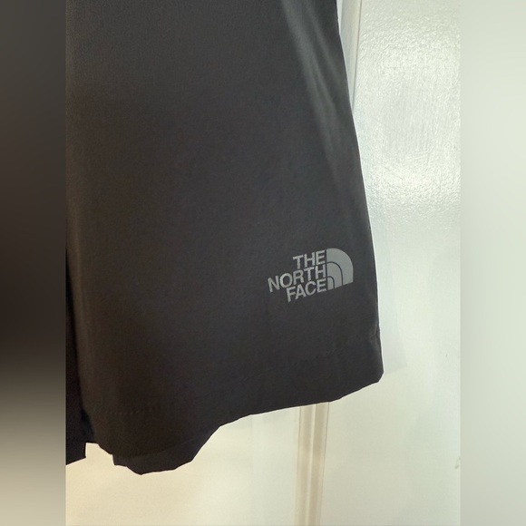North Face Women’s Black Paramount Skort - Size 12 - Picture 2 of 9